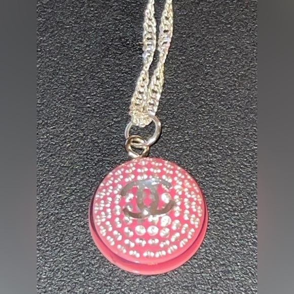 CHANEL Pink and Silver Logo zipper pull Pendant Necklace one of a kind luxe fem - Picture 3 of 6